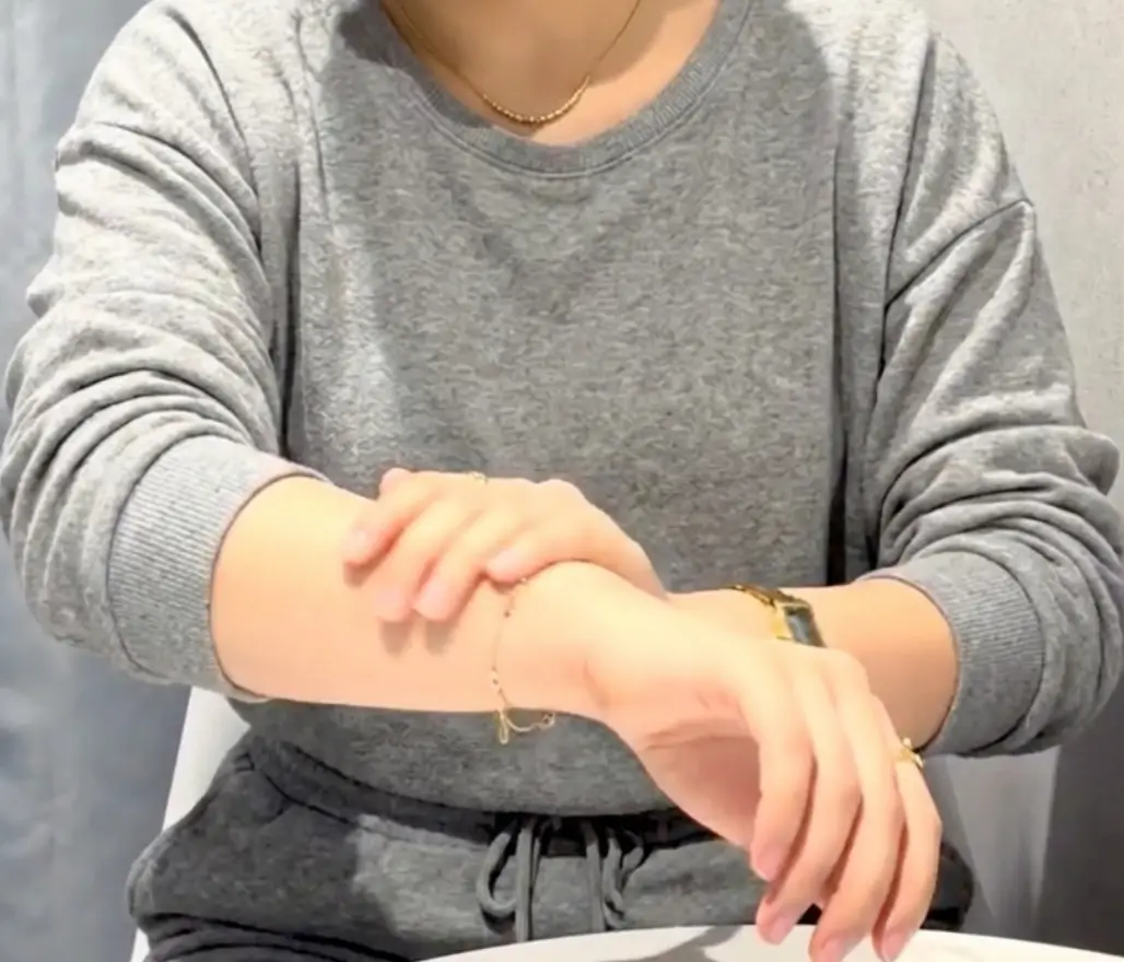 お肌のチェック