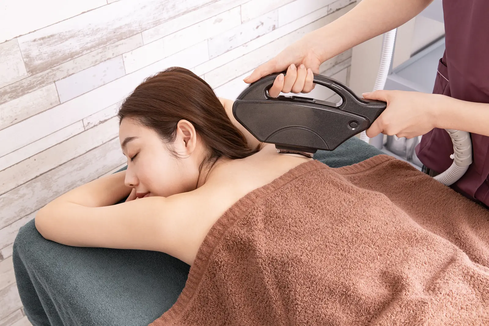 背中脱毛・うなじ脱毛の回数と通い方の目安