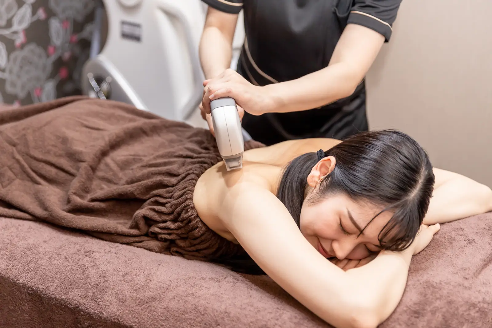 SHR脱毛とIPL脱毛の違い｜痛み・効果・向いている人を比較